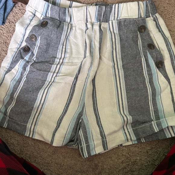 cute blue beach shorts ☀️🌊🏖️ - Picture 1 of 2